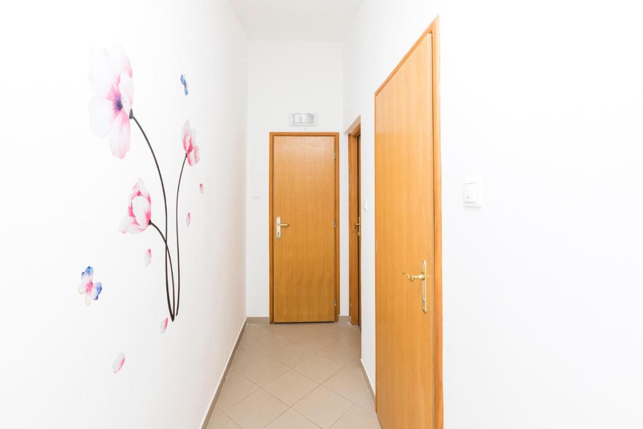 Apartmani I Soba Roberto I Mirjana Valun Zewnętrze zdjęcie